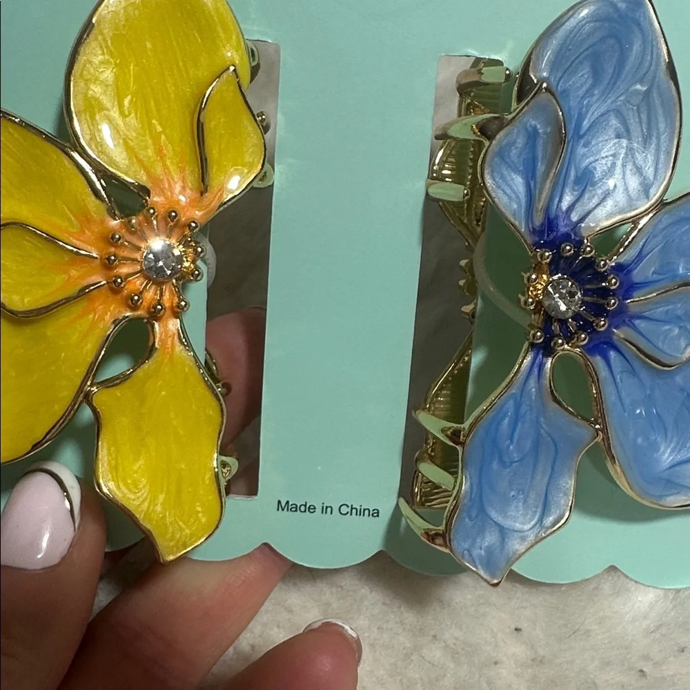 Sunday state set of two blue and yellow pansy, gold hair, claw clips